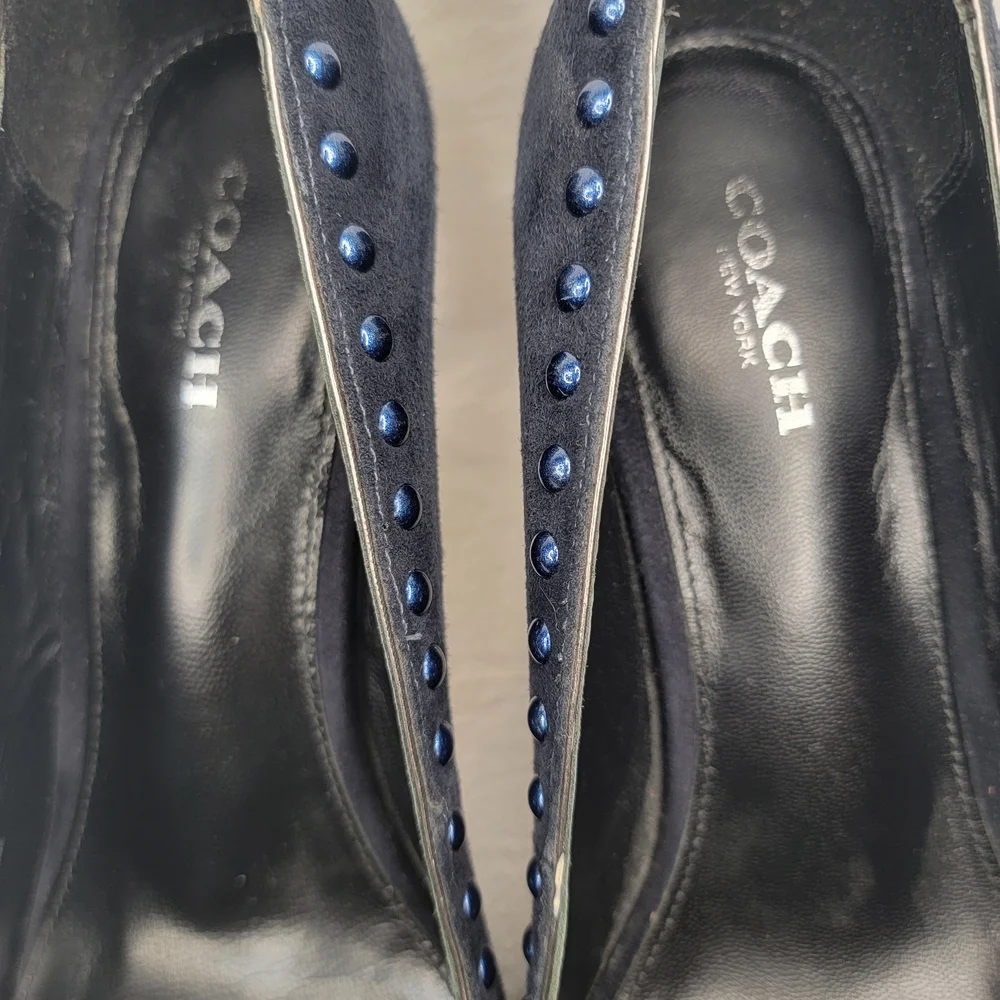 COACH Smith Rivets Navy Blue Suede Pointed Toe Pumps Stiletto Heels Size 8 B
​ - Picture 4 of 11